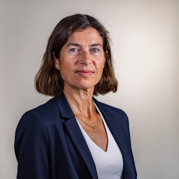 Portrait picture of Birgit Glorius.