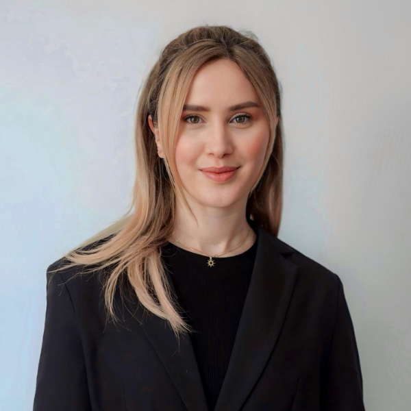 Portrait picture of Dea Elmasllari