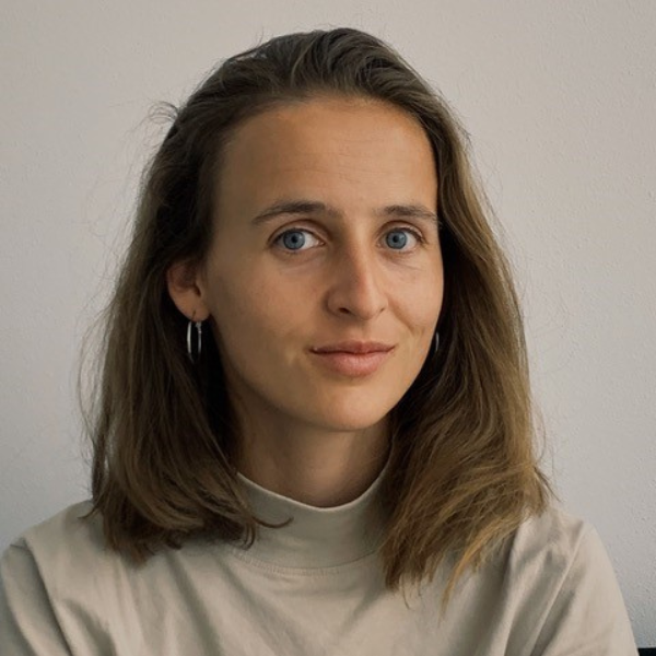© Ilir Tsouko Portrait picture of Anja Troelenberg
