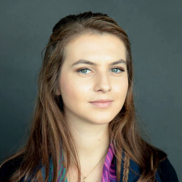 Portrait picture of Sara Çela