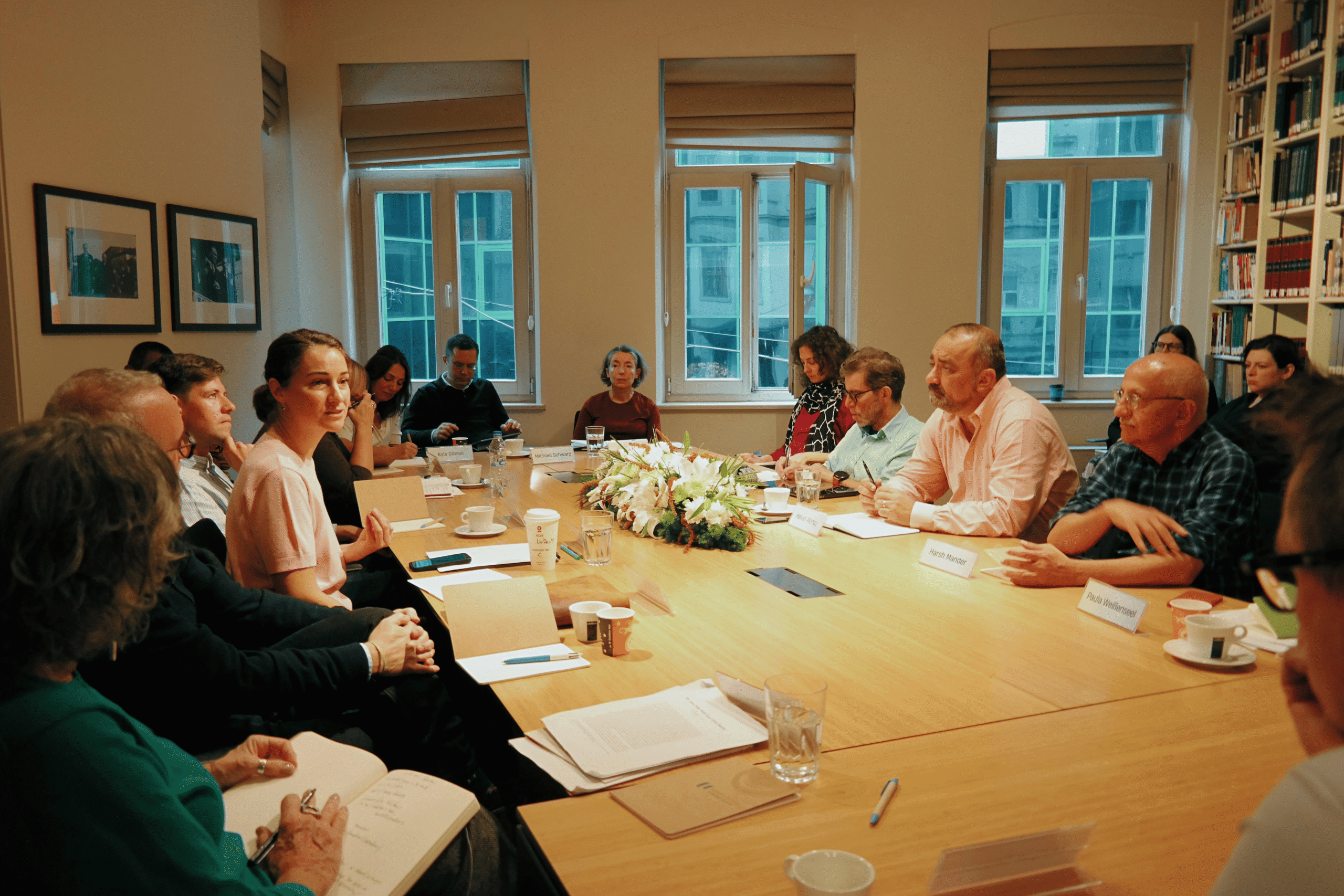 ©Gizem Bayiksel Participants in the NECE Lab having a round-table discussion on trust and polarisation